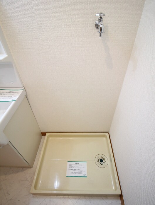 物件内観写真10　(洗濯機置場)