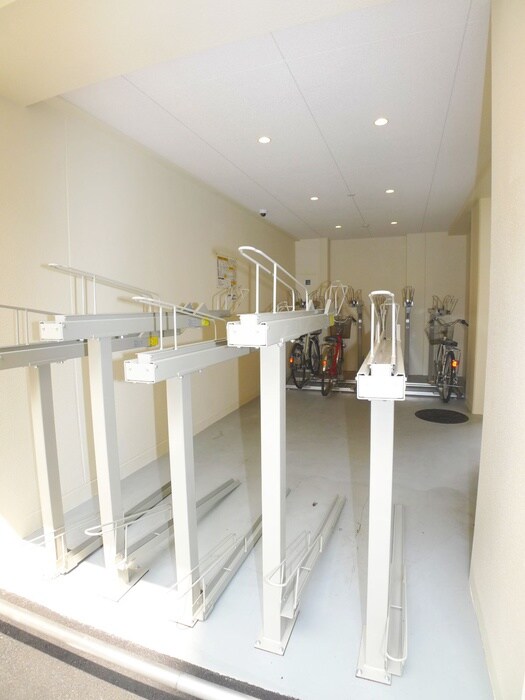 物件外観写真5　(駐輪場)