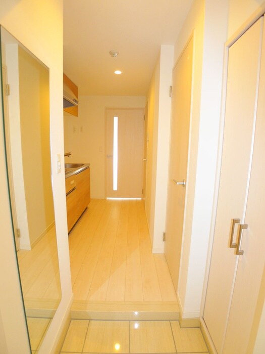 物件内観写真18　(玄関)