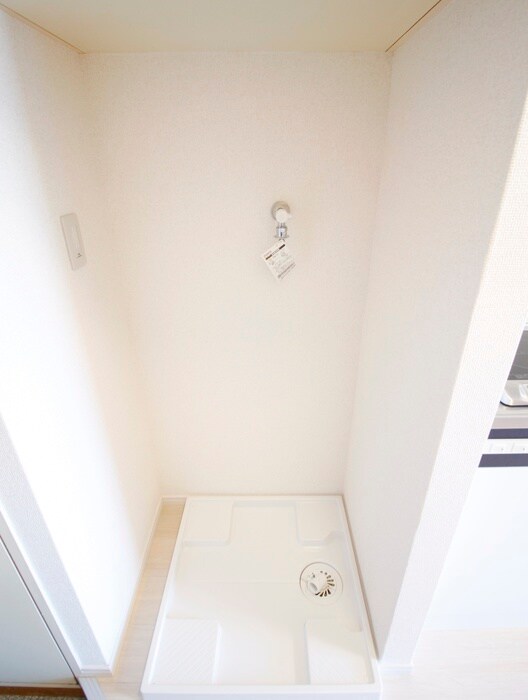 物件内観写真12　(洗濯機置場)