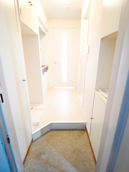 物件内観写真14　(玄関)