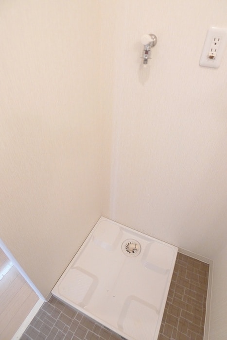 物件内観写真16　(洗濯機置場)