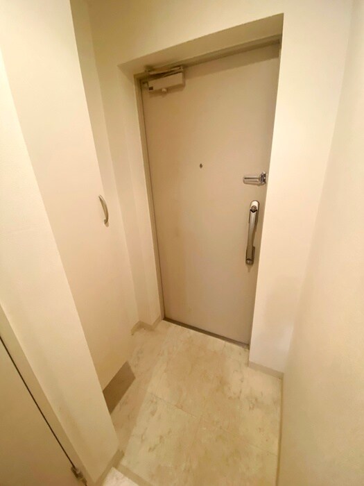 物件内観写真18　(玄関)