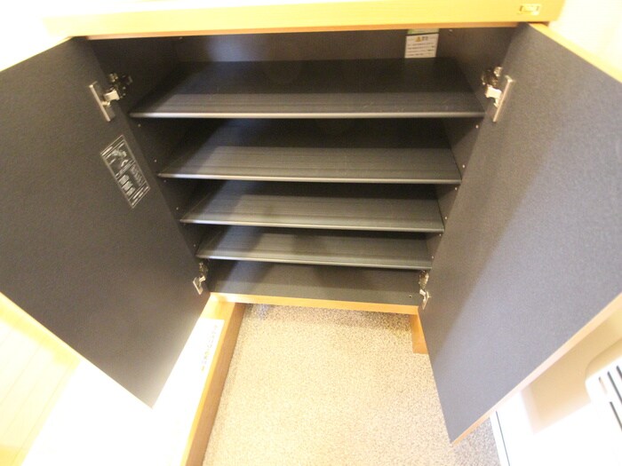 物件内観写真5　(靴箱)