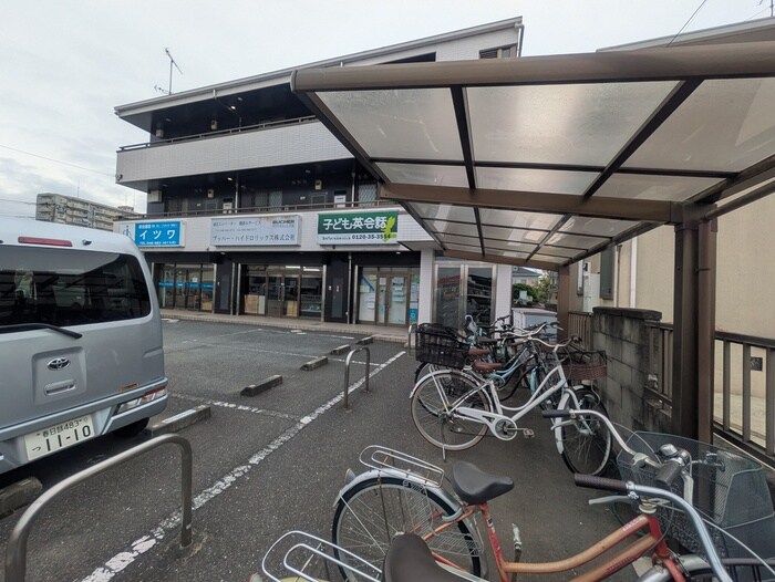 物件外観写真6　(駐輪場)