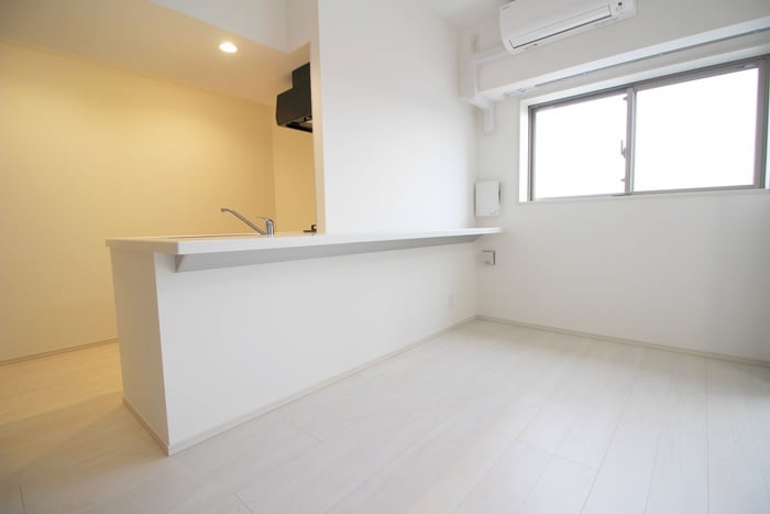 物件内観写真8　(室内からの展望)