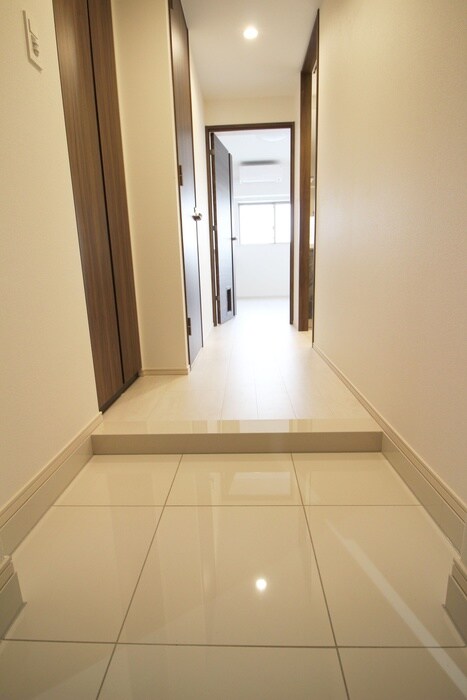 物件内観写真18　(玄関)