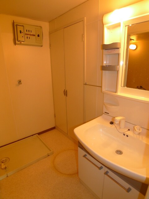 物件内観写真13　(洗濯機置場)