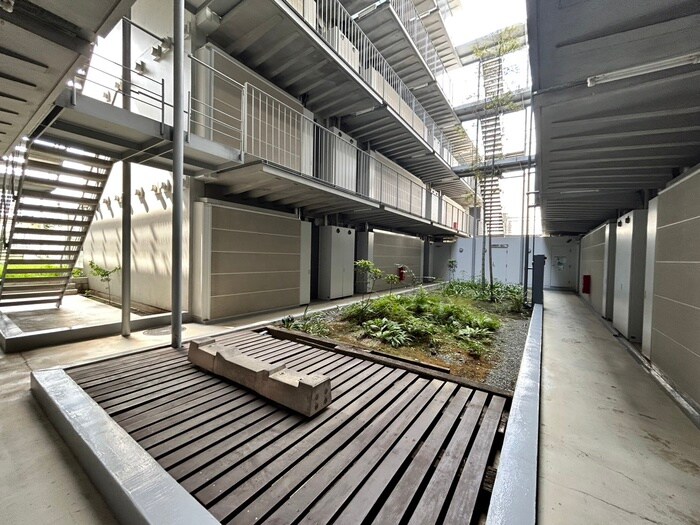 物件外観写真4　(エントランス部分)