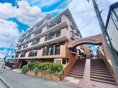 ﾗｲｵﾝｽﾞﾏﾝｼｮﾝ東戸塚（B102）外観写真