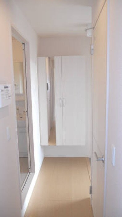 物件内観写真10　(廊下)