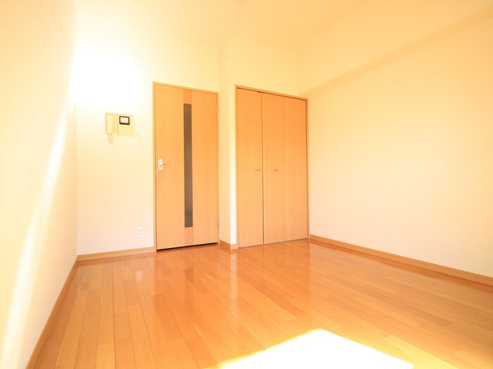 物件内観写真8　(室内からの展望)