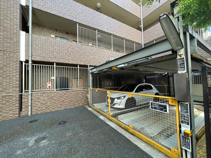 物件外観写真5　(駐車場)