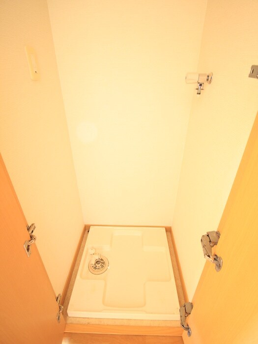 物件内観写真15　(洗濯機置場)