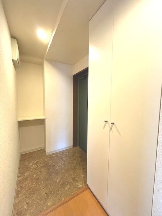 物件内観写真18　(玄関)