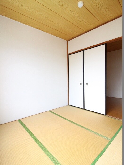 物件内観写真11　(玄関)