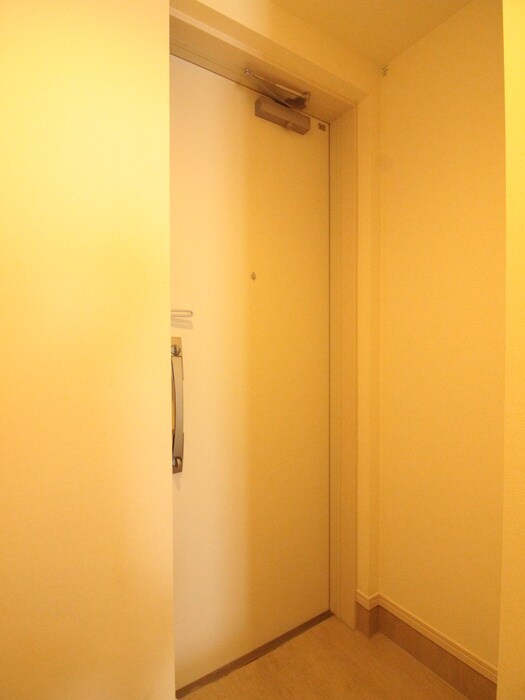物件内観写真17　(玄関)