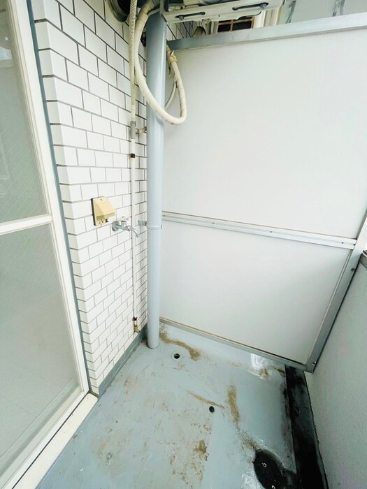 物件内観写真13　(洗濯機置場)