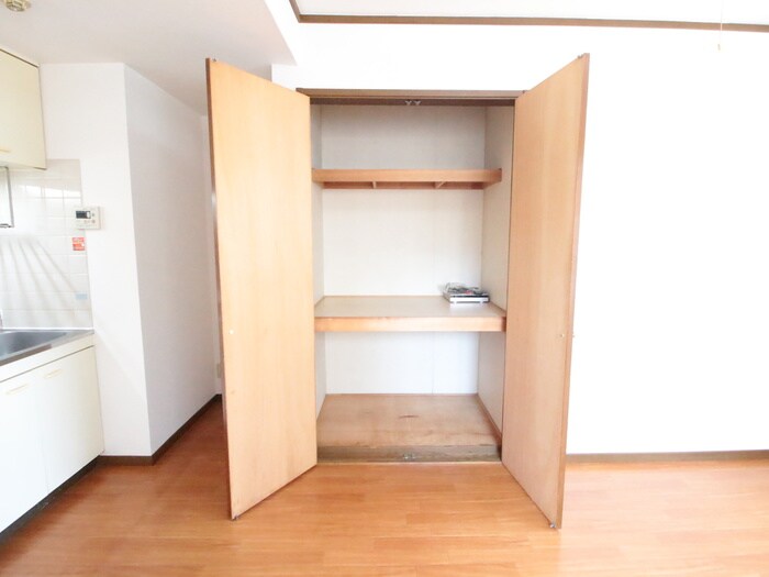 物件内観写真10　(収納)