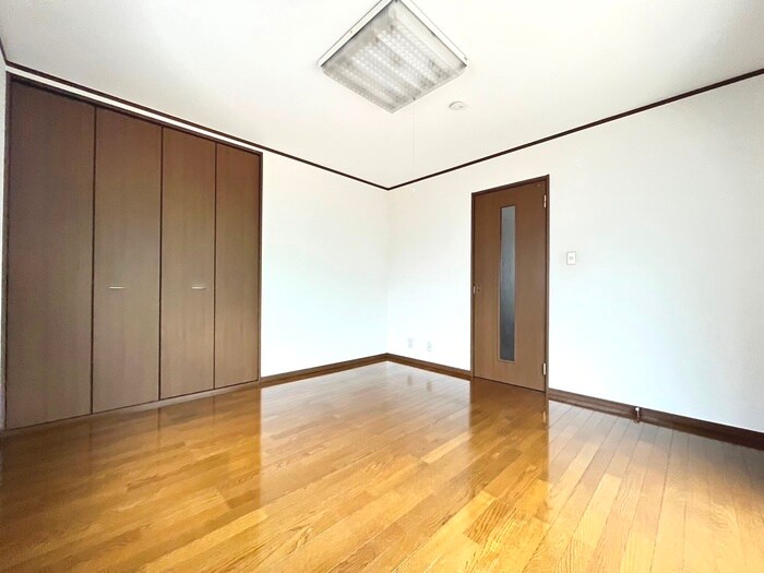 物件内観写真8　(居室)