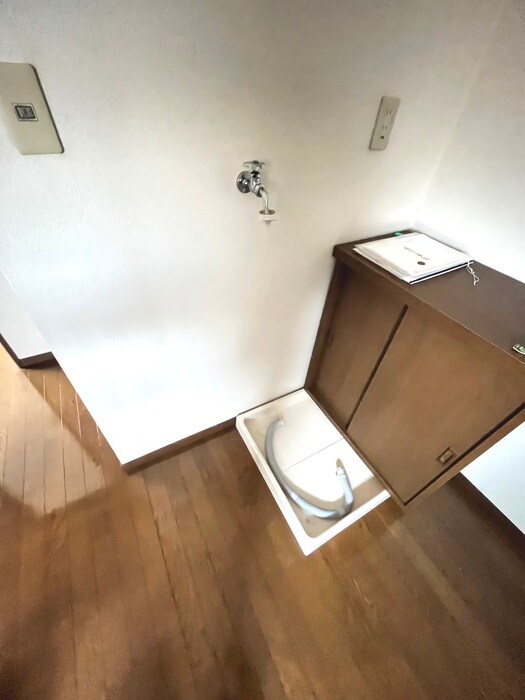 物件内観写真18　(洗濯機置場)