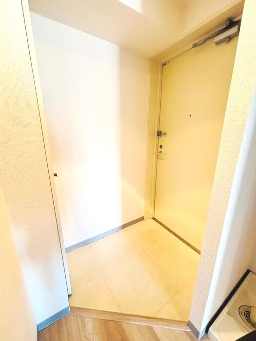 物件内観写真14　(玄関)
