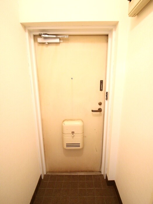 物件内観写真13　(玄関)