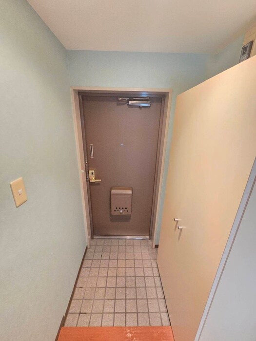 物件内観写真7　(玄関)