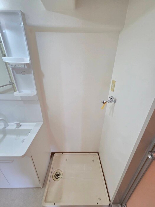 物件内観写真12　(洗濯機置場)