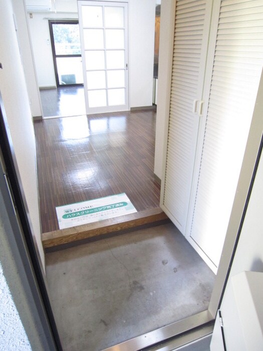物件内観写真7　(玄関)