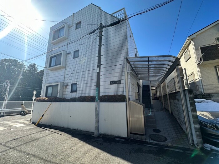 物件外観写真5　(エントランス部分)