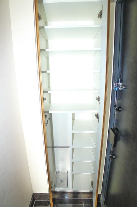 物件内観写真16　(靴箱)