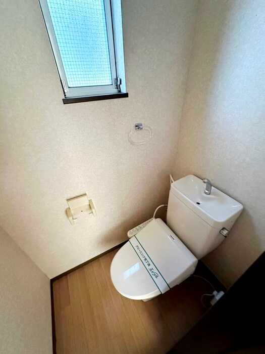 物件内観写真14　(トイレ)