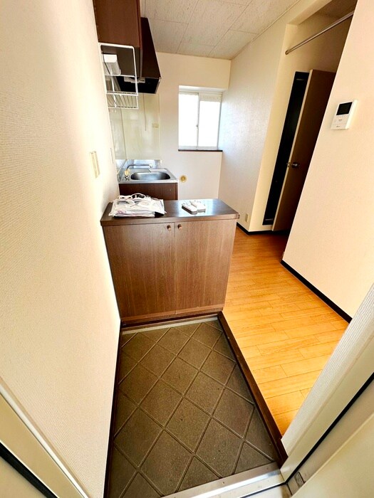 物件内観写真17　(玄関)