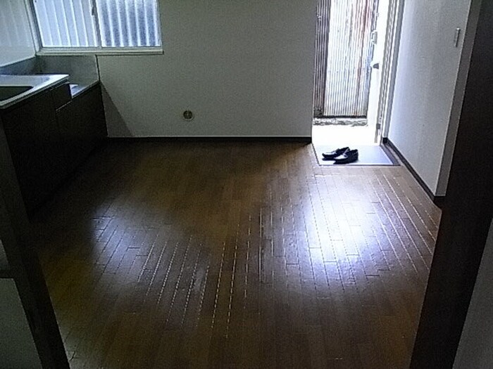 物件内観写真8　(玄関)