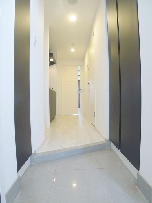 物件内観写真17　(玄関)