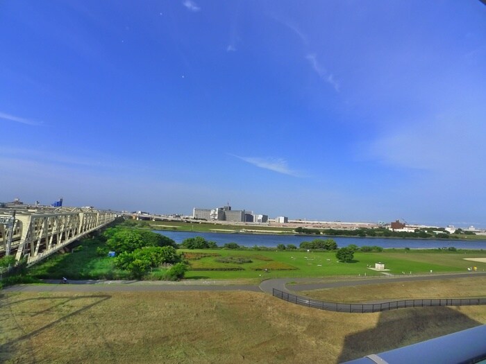 物件内観写真22　(室内からの展望)