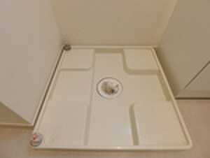 物件内観写真14　(洗濯機置場)