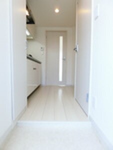 物件内観写真16　(玄関)