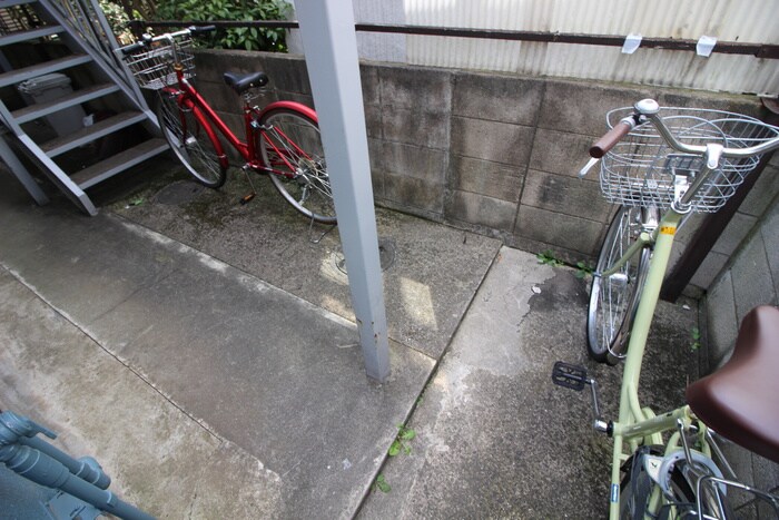 物件外観写真3　(駐輪場)