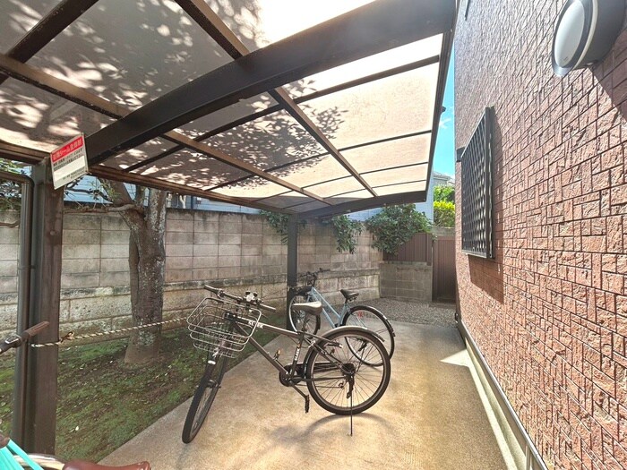 物件外観写真6　(駐輪場)