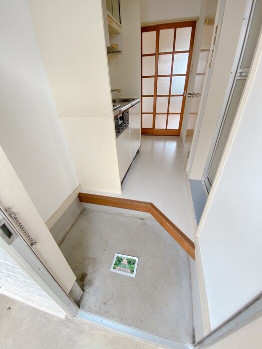 物件内観写真16　(玄関)