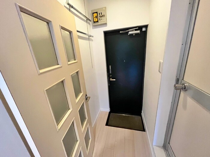 物件内観写真16　(玄関)