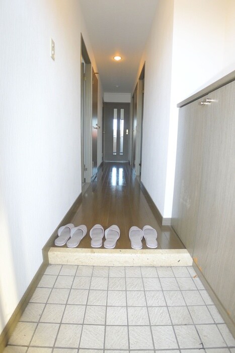 物件内観写真7　(玄関)