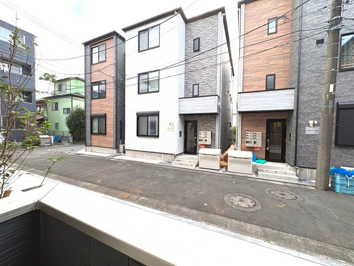 物件内観写真16　(室内からの展望)