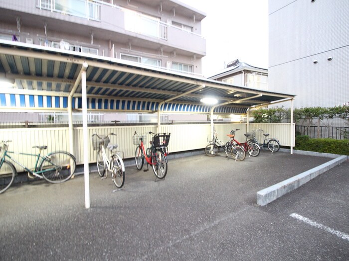 物件外観写真5　(駐輪場)