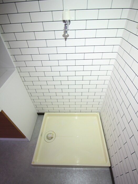 物件内観写真13　(洗濯機置場)