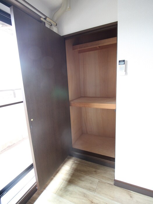 物件内観写真18　(収納)