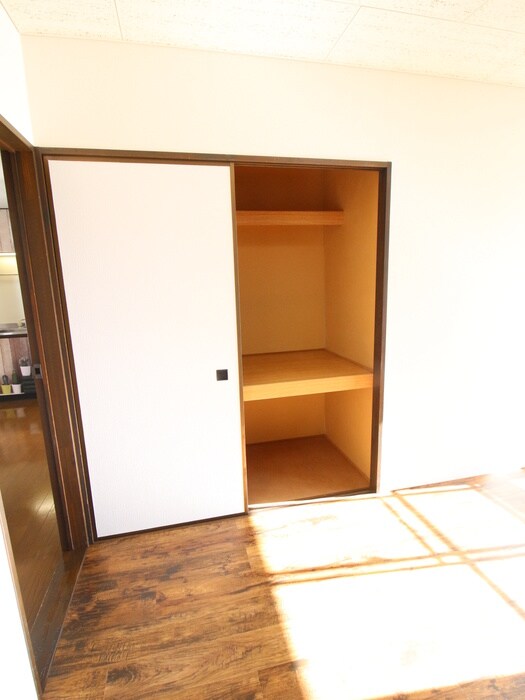 物件内観写真10　(収納)