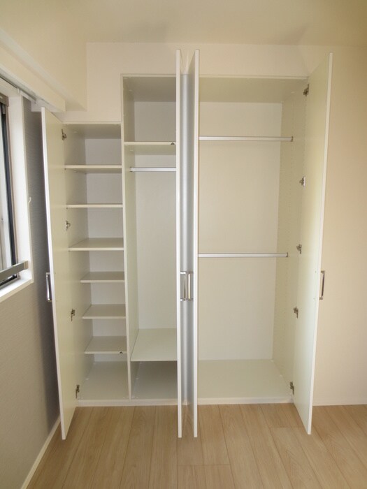 物件内観写真12　(収納)